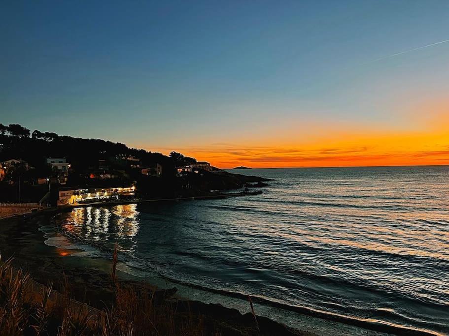 شقة Escapade Au Coeur De Sanary المظهر الخارجي الصورة