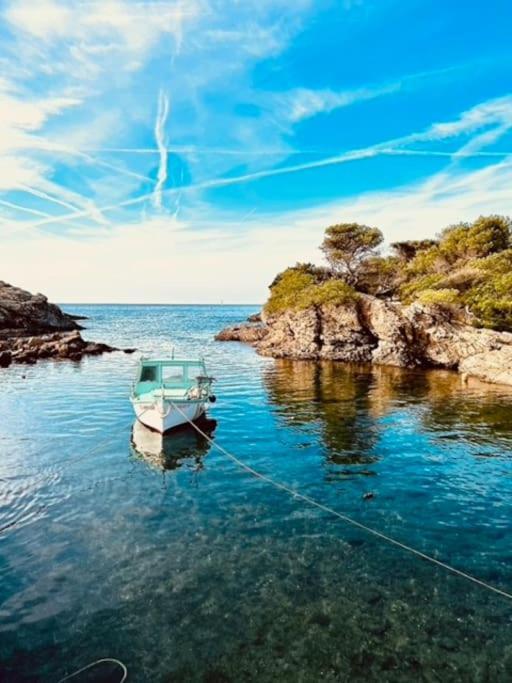 شقة Escapade Au Coeur De Sanary المظهر الخارجي الصورة